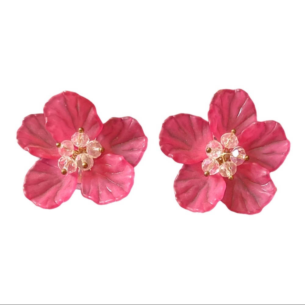 Pink natural shape petal floral resin post back earrings woman OS - Picture 3 of 6